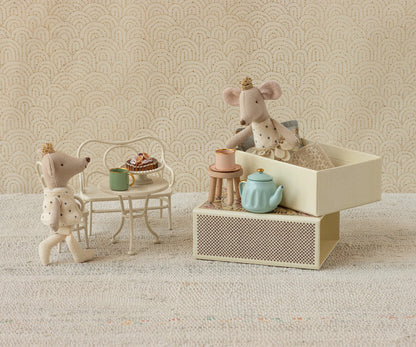 Royal twin mice, Little sister and brother in matchbox