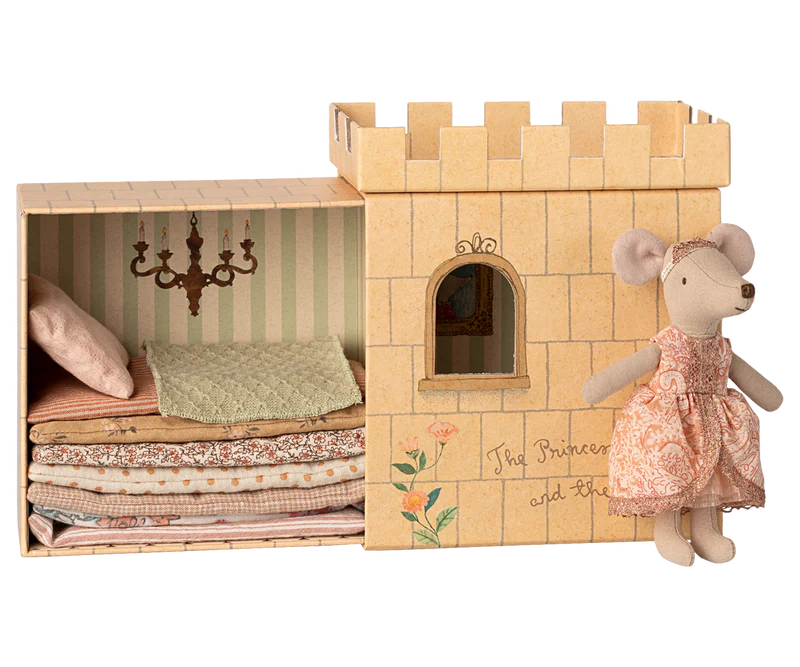 Princess and the pea, Big sister mouse