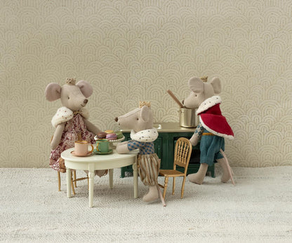 King mouse, Dad
