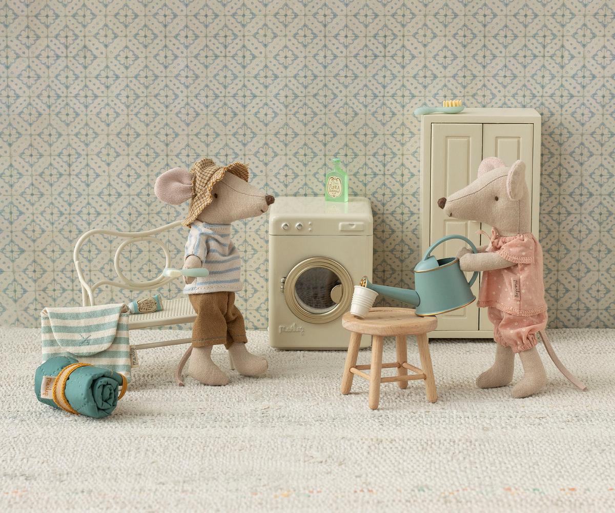 Hiker mouse, Big brother - Stripes